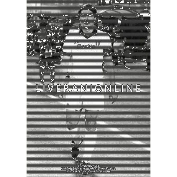 RETROSPETTIVA AGOSTINO DI BARTOLOMEI CALCIATORE NELLA FOTO AGOSTINO DI BARTOLOMEI CON LA MAGLIA DELLA ROMA CALCIO AG ALDO LIVERANI SAS