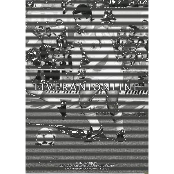 RETROSPETTIVA AGOSTINO DI BARTOLOMEI CALCIATORE NELLA FOTO AGOSTINO DI BARTOLOMEI CON LA MAGLIA DELLA ROMA CALCIO AG ALDO LIVERANI SAS