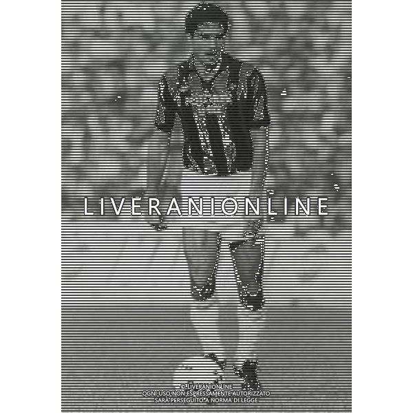 RETROSPETTIVA AGOSTINO DI BARTOLOMEI CALCIATORE NELLA FOTO AGOSTINO DI BARTOLOMEI CON LA MAGLIA DEL MILAN AG ALDO LIVERANI SAS