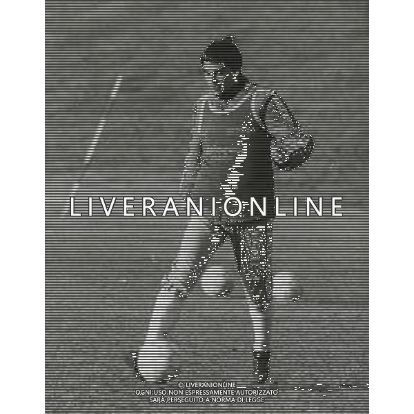 RETROSPETTIVA AGOSTINO DI BARTOLOMEI CALCIATORE NELLA FOTO AGOSTINO DI BARTOLOMEI CON LA MAGLIA DEL MILAN IN ALLENAMENTO AG ALDO LIVERANI SAS