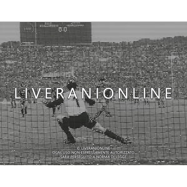 RETROSPETTIVA AGOSTINO DI BARTOLOMEI CALCIATORE NELLA FOTO AGOSTINO DI BARTOLOMEI RIGORE IN INTER ROMA AG ALDO LIVERANI SAS