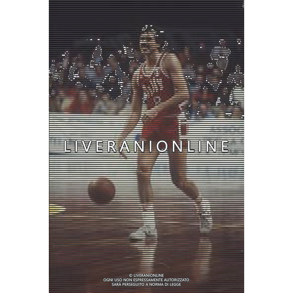 RETROSPETTIVA MIKE D\'ANTONI BASKET NELLA FOTO MIKE D\'ANTONI CON LA MAGLIA DEL BILLY MILANO 1982 AG ALDO LIVERANI SAS