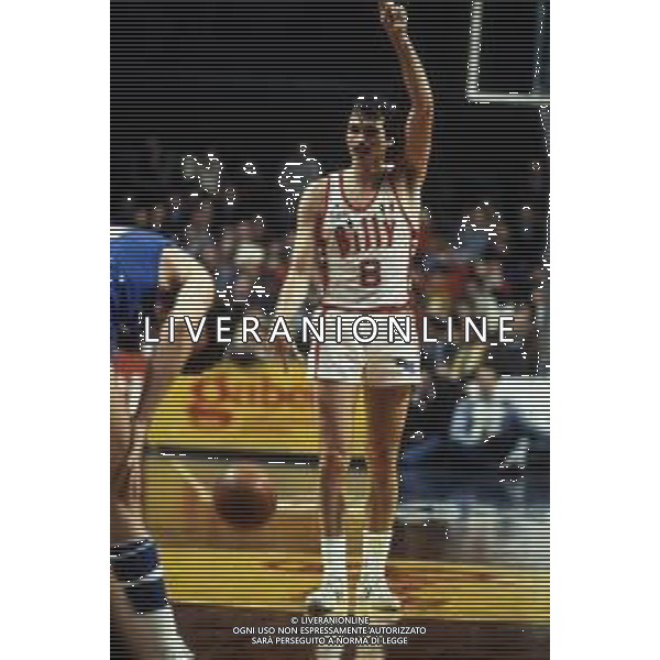 RETROSPETTIVA MIKE D\'ANTONI BASKET NELLA FOTO MIKE D\'ANTONI CON LA MAGLIA DEL BILLY MILANO 1983 AG ALDO LIVERANI SAS