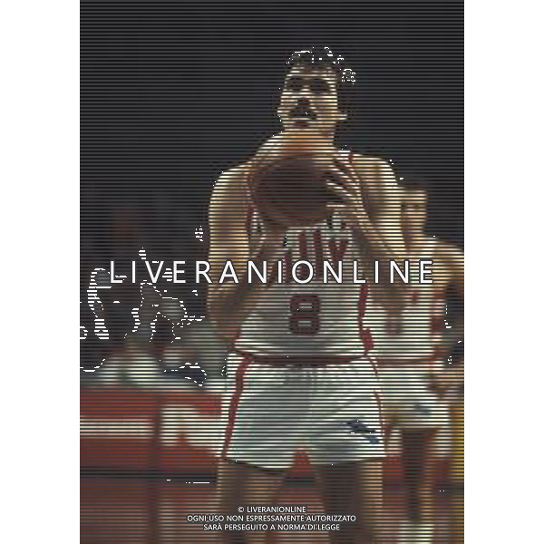 RETROSPETTIVA MIKE D\'ANTONI BASKET NELLA FOTO MIKE D\'ANTONI CON LA MAGLIA DEL BILLY MILANO 1983 AG ALDO LIVERANI SAS
