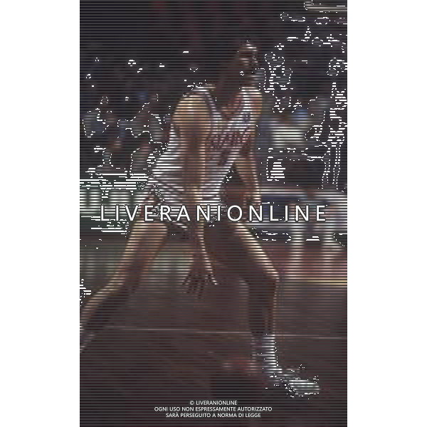 RETROSPETTIVA MIKE D\'ANTONI BASKET NELLA FOTO MIKE D\'ANTONI CON LA MAGLIA DEL SIMAC MILANO 1984 AG ALDO LIVERANI SAS