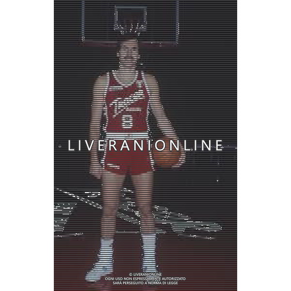 RETROSPETTIVA MIKE D\'ANTONI BASKET NELLA FOTO MIKE D\'ANTONI CON LA MAGLIA DEL TRACER MILANO 1986-87 AG ALDO LIVERANI SAS