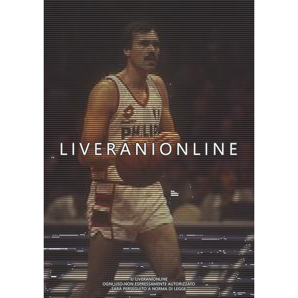 RETROSPETTIVA MIKE D\'ANTONI BASKET NELLA FOOT MIKE D\'ANTONI CON LA MAGLIA DELLA PHILIPS MILANO 1988-89 AG ALDO LIVERANI SAS