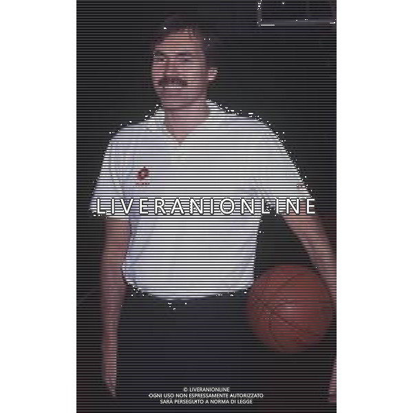 RETROSPETTIVA MIKE D\'ANTONI BASKET NELLA FOTO MIKE D\'ANTONI NELL\'ANNO 1990 AG ALDO LIVERANI SAS