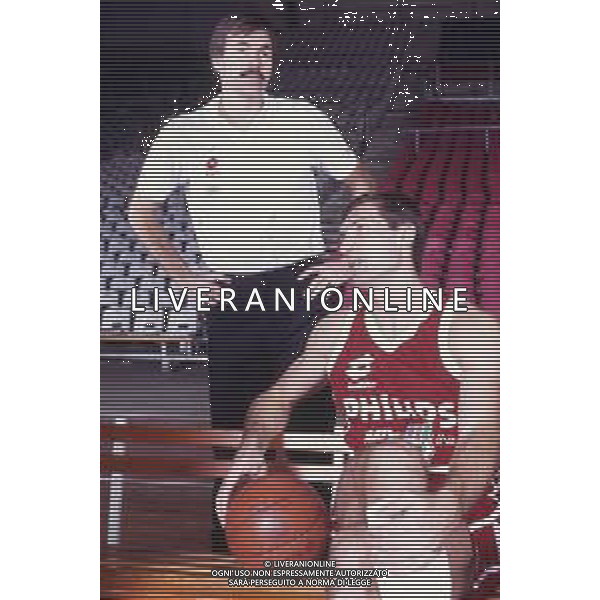 RETROSPETTIVA MIKE D\'ANTONI BASKET NELLA FOTO MIKE D\'ANTONI NELL\'ANNO 1990 CON ANTONELLO RIVA AG ALDO LIVERANI SAS