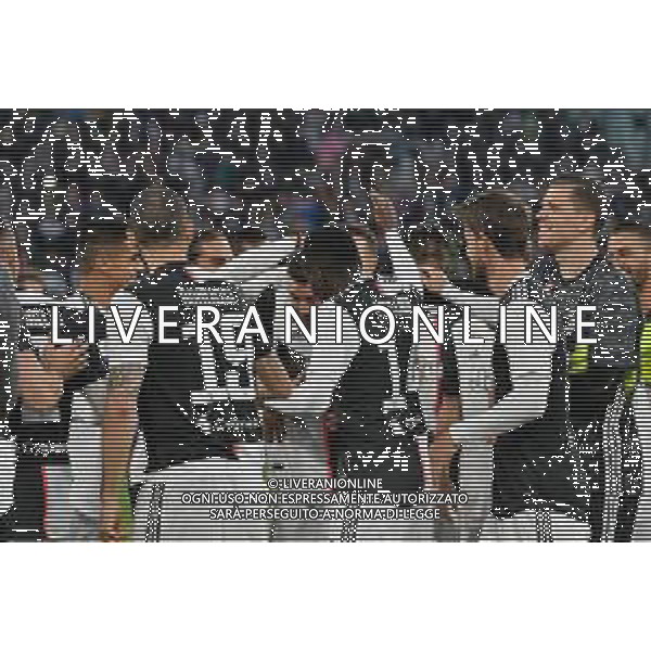 Torino 19-05-2019 Stadio Allianz Stadium Juventus vs Atalanta Serie A Tim 2018-2019 ©Falzone/Agenzia Aldo Liverani Nella foto: premiazione di andrea barzagli festeggiato dai compagni © AGENZIA ALDO LIVERANI SAS