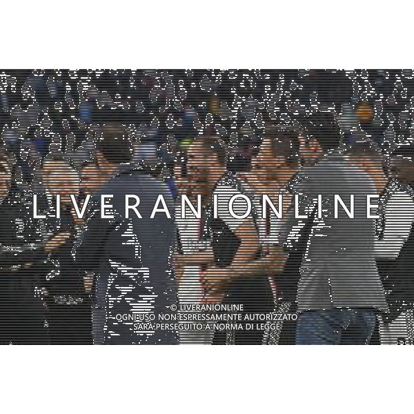 Torino 19-05-2019 Stadio Allianz Stadium Juventus vs Atalanta Serie A Tim 2018-2019 ©Falzone/Agenzia Aldo Liverani Nella foto: premiazione di andrea barzagli festeggiato dai compagni © AGENZIA ALDO LIVERANI SAS