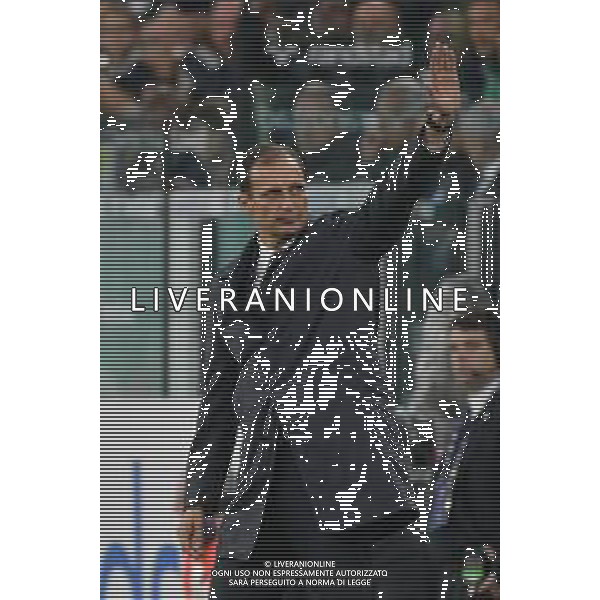 Torino 19-05-2019 Stadio Allianz Stadium Juventus vs Atalanta Serie A Tim 2018-2019 ©Falzone/Agenzia Aldo Liverani Nella foto: Massimiliano Allegri saluta i tifosi © AGENZIA ALDO LIVERANI SAS