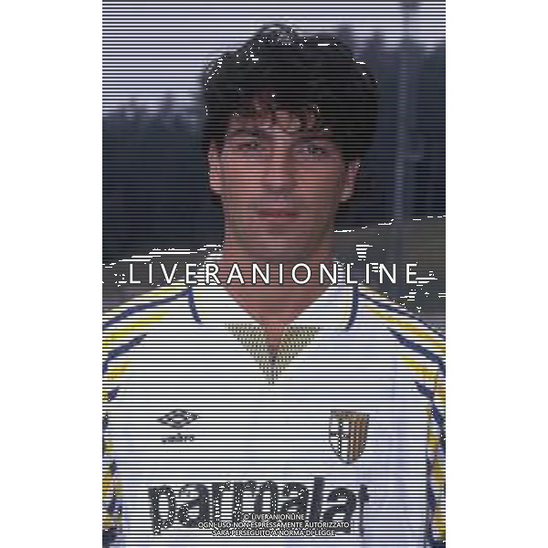 RETROSPETTIVA ALESSANDRO MELLI CALCIATORE NELLA FOTO ALESSANDRO MELLI CON LA MAGLIA DEL PARMA CALCIO AG ALDO LIVERANI SAS