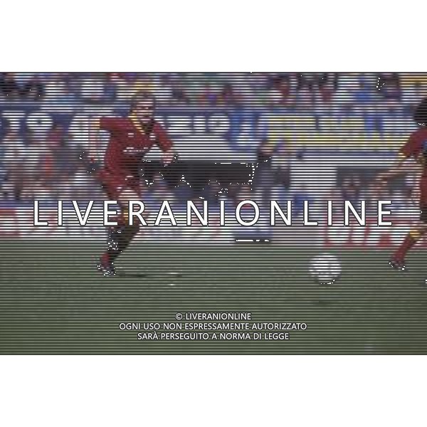 RETROSPETTIVA RUDY VOELLER CALCIATORE 1987 NELLA FOTO RUDY VOELLER CON LA MAGLIA DELLA ROMA CALCIO AG ALDO LIVERANI SAS