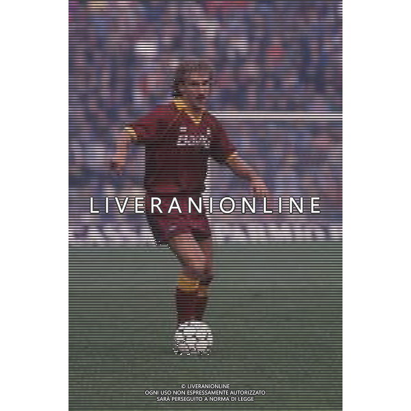 RETROSPETTIVA RUDY VOELLER CALCIATORE 1990-91 NELLA FOTO RUDY VOELLER CON LA MAGLIA DELLA ROMA CALCIO AG ALDO LIVERANI SAS