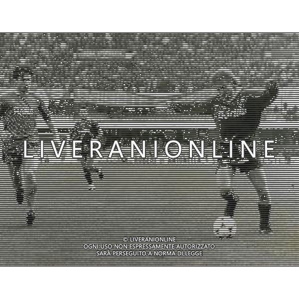 RETROSPETTIVA RUDY VOELLER CALCIATORE NELLA FOTO RUDY VOELLER CON LA MAGLIA DELLA ROMA CALCIO AG ALDO LIVERANI SAS