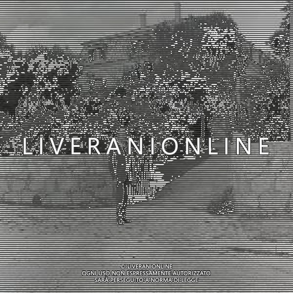 1967 CASCAIS- VILLA ITALIA RE UMBERTO DI SAVOIA NELLA SUA RESIDENZA NELLA FOTO RE UMBERTO DI SAVOIA NELLA SUA VILLA AG ALDO LIVERANI SAS
