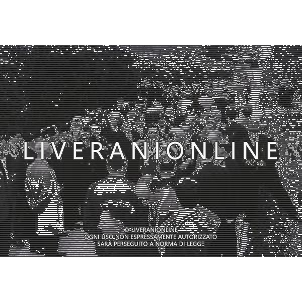 1966 CANNES RE UMBERTO DI SAVOIA INCONTRA I SUOI GENERALI NELLA FOTO RE UMBERTO DI SAVOIA INCONTRA I SUOI GENERALI AG ALDO LIVERANI SAS