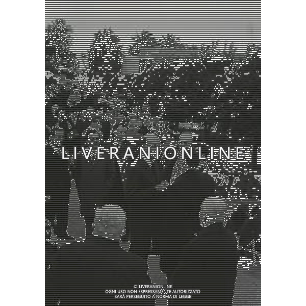 1966 CANNES RE UMBERTO DI SAVOIA INCONTRA I SUOI GENERALI NELLA FOTO RE UMBERTO DI SAVOIA INCONTRA I SUOI GENERALI AG ALDO LIVERANI SAS