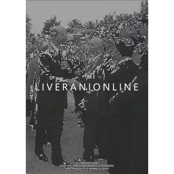 1966 CANNES RE UMBERTO DI SAVOIA INCONTRA I SUOI GENERALI NELLA FOTO RE UMBERTO DI SAVOIA INCONTRA I SUOI GENERALI AG ALDO LIVERANI SAS