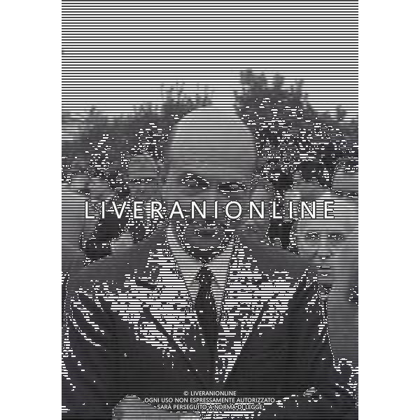 1966 CANNES RE UMBERTO DI SAVOIA INCONTRA I SUOI GENERALI NELLA FOTO RE UMBERTO DI SAVOIA INCONTRA I SUOI GENERALI AG ALDO LIVERANI SAS