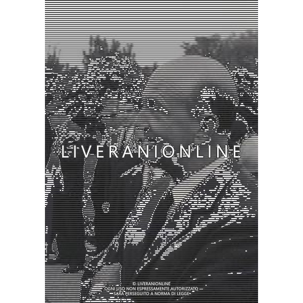 1966 CANNES RE UMBERTO DI SAVOIA INCONTRA I SUOI GENERALI NELLA FOTO RE UMBERTO DI SAVOIA INCONTRA I SUOI GENERALI AG ALDO LIVERANI SAS