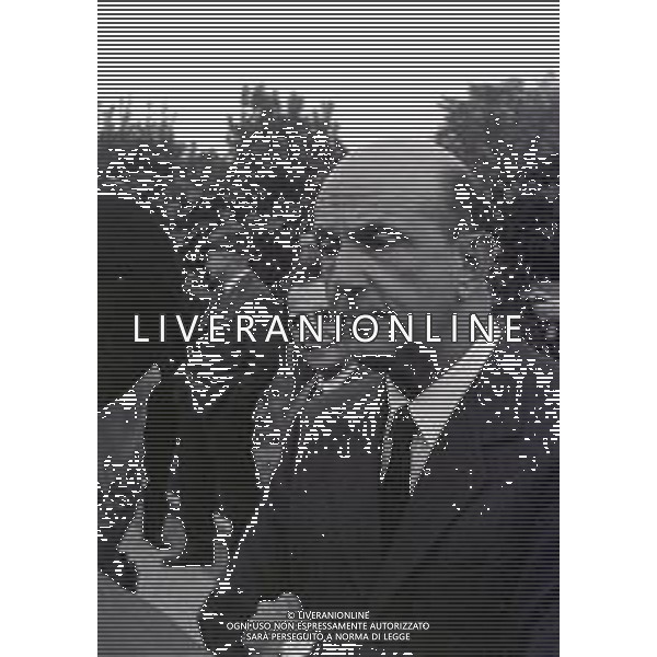 1966 CANNES RE UMBERTO DI SAVOIA INCONTRA I SUOI GENERALI NELLA FOTO RE UMBERTO DI SAVOIA INCONTRA I SUOI GENERALI AG ALDO LIVERANI SAS