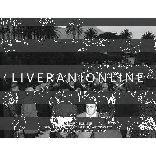 1966 CANNES RE UMBERTO DI SAVOIA INCONTRA I SUOI GENERALI NELLA FOTO RE UMBERTO DI SAVOIA INCONTRA I SUOI GENERALI AG ALDO LIVERANI SAS