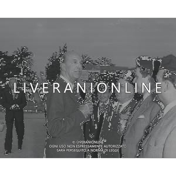 1966 CANNES RE UMBERTO DI SAVOIA INCONTRA I SUOI GENERALI NELLA FOTO RE UMBERTO DI SAVOIA INCONTRA I SUOI GENERALI AG ALDO LIVERANI SAS