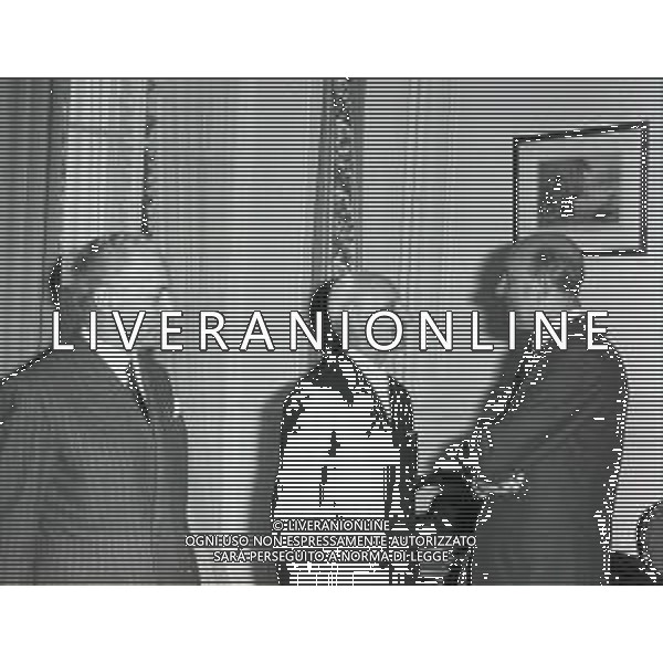 1966 CANNES RE UMBERTO DI SAVOIA INCONTRA I SUOI GENERALI NELLA FOTO RE UMBERTO DI SAVOIA INCONTRA I SUOI GENERALI AG ALDO LIVERANI SAS