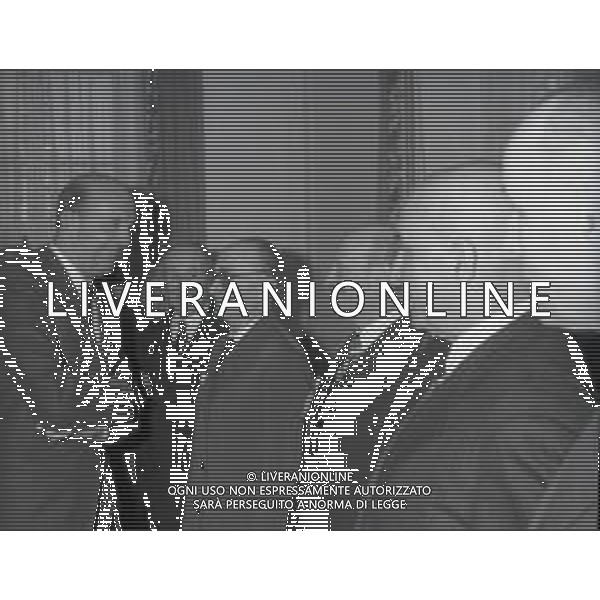 1966 CANNES RE UMBERTO DI SAVOIA INCONTRA I SUOI GENERALI NELLA FOTO RE UMBERTO DI SAVOIA INCONTRA I SUOI GENERALI AG ALDO LIVERANI SAS