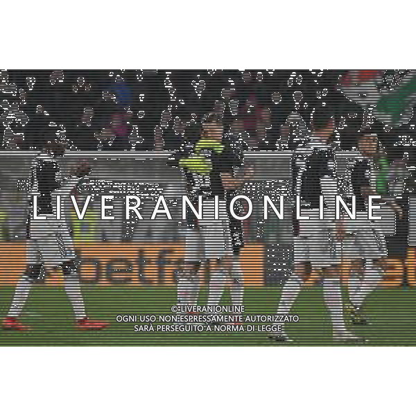 Torino 19-05-2019 Stadio Allianz Stadium Juventus vs Atalanta Serie A Tim 2018-2019 ©Falzone/Agenzia Aldo Liverani Nella foto: Andrea Barzagli lascia il campo per l\'ultima volta