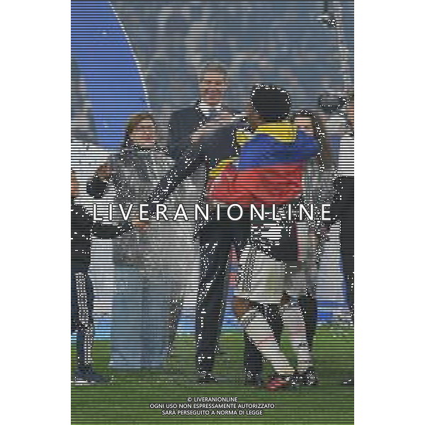 Torino 19-05-2019 Stadio Allianz Stadium Juventus vs Atalanta Serie A Tim 2018-2019 ©Falzone/Agenzia Aldo Liverani Nella foto: Ultima spruzzata di Juan Cuadrado a Massimiliano Allegri - Premiazione e Festeggiamenti a fine gara per la vittoria dello scudetto / AGENZIA ALDO LIVERANI SAS