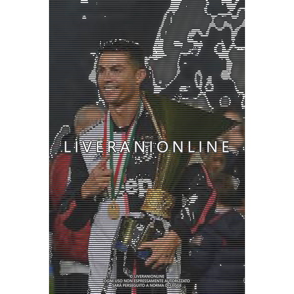 Torino 19-05-2019 Stadio Allianz Stadium Juventus vs Atalanta Serie A Tim 2018-2019 ©Falzone/Agenzia Aldo Liverani Nella foto: Cristiano Ronaldo con la coppa - Premiazione e Festeggiamenti a fine gara per la vittoria dello scudetto / AGENZIA ALDO LIVERANI SAS