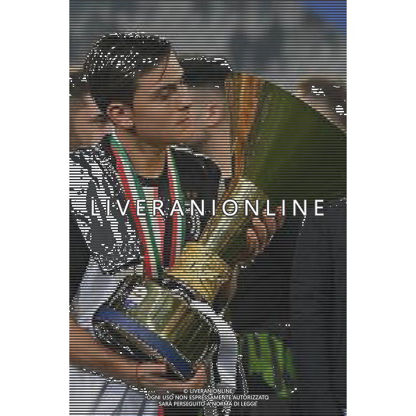 Torino 19-05-2019 Stadio Allianz Stadium Juventus vs Atalanta Serie A Tim 2018-2019 ©Falzone/Agenzia Aldo Liverani Nella foto: Paulo Dybala con la coppa - Premiazione e Festeggiamenti a fine gara per la vittoria dello scudetto / AGENZIA ALDO LIVERANI SAS