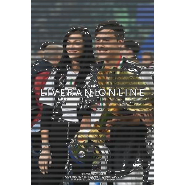 Torino 19-05-2019 Stadio Allianz Stadium Juventus vs Atalanta Serie A Tim 2018-2019 ©Falzone/Agenzia Aldo Liverani Nella foto: Paulo Dybala con la coppa Oriana Sabatini - - Premiazione e Festeggiamenti a fine gara per la vittoria dello scudetto / AGENZIA ALDO LIVERANI SAS