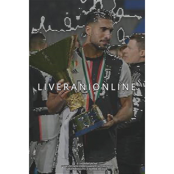 Torino 19-05-2019 Stadio Allianz Stadium Juventus vs Atalanta Serie A Tim 2018-2019 ©Falzone/Agenzia Aldo Liverani Nella foto: Emre Can con la coppa - Premiazione e Festeggiamenti a fine gara per la vittoria dello scudetto / AGENZIA ALDO LIVERANI SAS