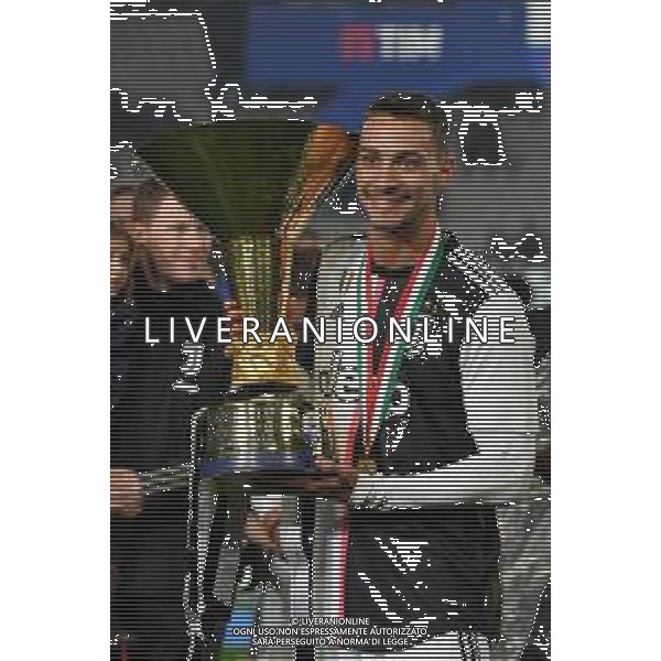 Torino 19-05-2019 Stadio Allianz Stadium Juventus vs Atalanta Serie A Tim 2018-2019 ©Falzone/Agenzia Aldo Liverani Nella foto: Mattia De Sciglio con la coppa - Premiazione e Festeggiamenti a fine gara per la vittoria dello scudetto / AGENZIA ALDO LIVERANI SAS