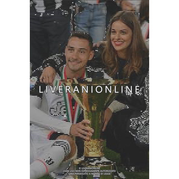 Torino 19-05-2019 Stadio Allianz Stadium Juventus vs Atalanta Serie A Tim 2018-2019 ©Falzone/Agenzia Aldo Liverani Nella foto: Mattia De Sciglio con la coppa - Premiazione e Festeggiamenti a fine gara per la vittoria dello scudetto / AGENZIA ALDO LIVERANI SAS