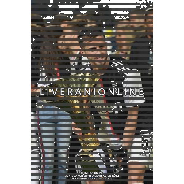 Torino 19-05-2019 Stadio Allianz Stadium Juventus vs Atalanta Serie A Tim 2018-2019 ©Falzone/Agenzia Aldo Liverani Nella foto: Miralem Pjanic con la coppa -- Premiazione e Festeggiamenti a fine gara per la vittoria dello scudetto / AGENZIA ALDO LIVERANI SAS