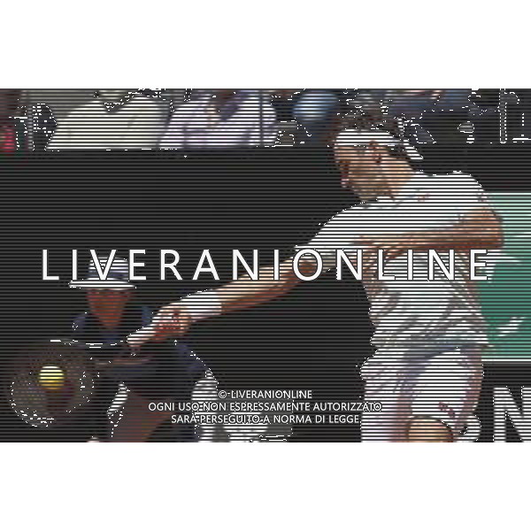 Roma 16/05/2019 - INTERNAZIONALI BNL D\' Italia 2019 - Joao Sousa vs Roger Federer - nella foto: Roger Federer ©Claudio Zamagni/Agenzia Aldo Liverani s.a.s. Roger Federer during the match between Joao Sousa and Roger Federer at the The Internazionali BNL d\'Italia 2019 at Foro Italico on May 16, 2019 in Rome, Italy. Photo Credit by Claudio Zamagni-Aldo Liverani Photo Agency / AGENZIA ALDO LIVERANI SAS