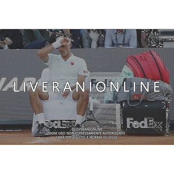 Roma 16/05/2019 - INTERNAZIONALI BNL D\' Italia 2019 - Borna Coric vs Roger Federer - nella foto: Roger Federer ©Claudio Zamagni/Agenzia Aldo Liverani s.a.s. Roger Federer during the match between Borna Coric and Roger Federerat the The Internazionali BNL d\'Italia 2019 at Foro Italico on May 16, 2019 in Rome, Italy. Photo Credit by Claudio Zamagni-Aldo Liverani Photo Agency / AGENZIA ALDO LIVERANI SAS