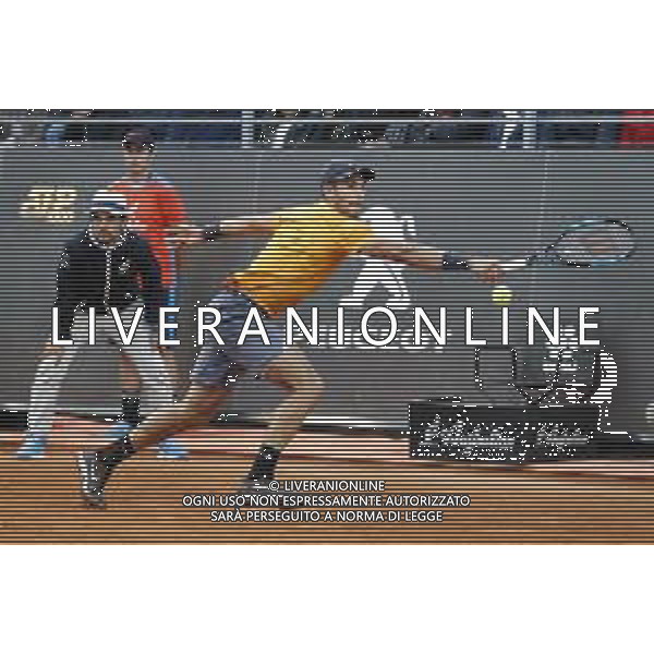 Roma 16/05/2019 - INTERNAZIONALI BNL D\' Italia 2019 - Borna Coric vs Roger Federer - nella foto: Borna Coric ©Claudio Zamagni/Agenzia Aldo Liverani s.a.s. Borna Coric during the match between Borna Coric and Roger Federerat the The Internazionali BNL d\'Italia 2019 at Foro Italico on May 16, 2019 in Rome, Italy. Photo Credit by Claudio Zamagni-Aldo Liverani Photo Agency / AGENZIA ALDO LIVERANI SAS