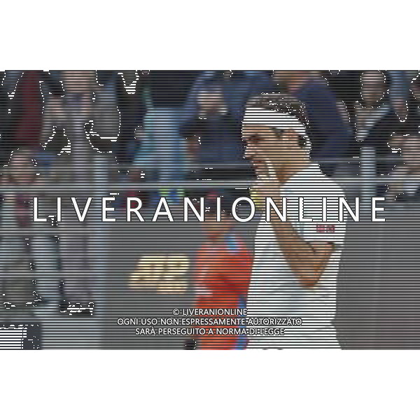 Roma 16/05/2019 - INTERNAZIONALI BNL D\' Italia 2019 - Borna Coric vs Roger Federer - nella foto: Roger Federer ©Claudio Zamagni/Agenzia Aldo Liverani s.a.s. Roger Federer during the match between Borna Coric and Roger Federerat the The Internazionali BNL d\'Italia 2019 at Foro Italico on May 16, 2019 in Rome, Italy. Photo Credit by Claudio Zamagni-Aldo Liverani Photo Agency / AGENZIA ALDO LIVERANI SAS