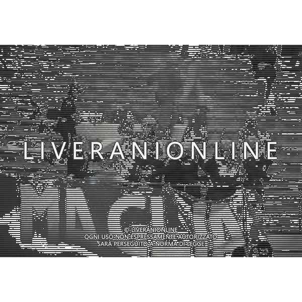 08-05-1991 MILANO- FINALE DI ANDATA DI COPPA UEFA INTER ROMA 2-0 NELLA FOTO DISORDINI DEI TIFOSI CON LA POLIZIA AG ALDO LIVERANI SAS