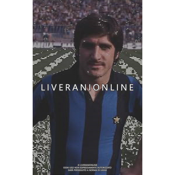 RETROSPETTIVA GIUSEPPE PAVONE CALCIATORE E DIRIGENTE SPORTIVO NELLA FOTO GIUSEPPE PAVONE CON LA MAGLIA DELL\'INTER AG ALDO LIVERANI SAS