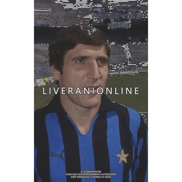 RETROSPETTIVA GIUSEPPE PAVONE CALCIATORE E DIRIGENTE SPORTIVO NELLA FOTO GIUSEPPE PAVONE CON LA MAGLIA DELL\'INTER AG ALDO LIVERANI SAS