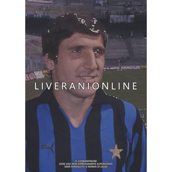 RETROSPETTIVA GIUSEPPE PAVONE CALCIATORE E DIRIGENTE SPORTIVO NELLA FOTO GIUSEPPE PAVONE CON LA MAGLIA DELL\'INTER AG ALDO LIVERANI SAS