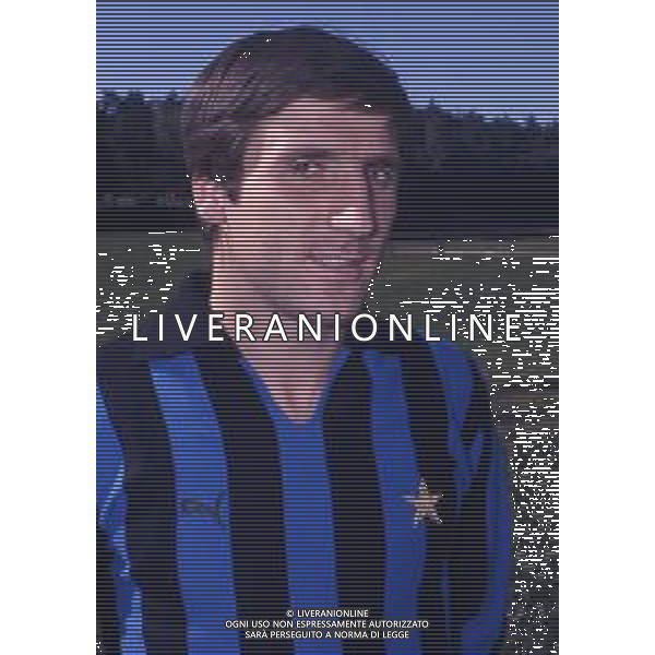 RETROSPETTIVA GIUSEPPE PAVONE CALCIATORE E DIRIGENTE SPORTIVO NELLA FOTO GIUSEPPE PAVONE CON LA MAGLIA DELL\'INTER AG ALDO LIVERANI SAS