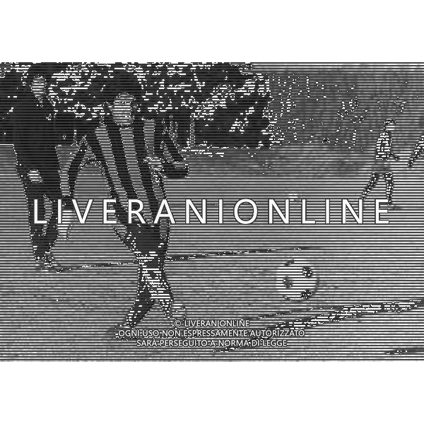 RETROSPETTIVA GIUSEPPE PAVONE CALCIATORE E DIRIGENTE SPORTIVO NELLA FOTO GIUSEPPE PAVONE CON LA MAGLIA DELL\'INTER AG ALDO LIVERANI SAS